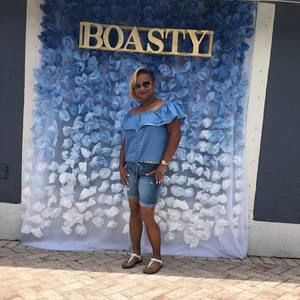 Meet your Posher, Debbie